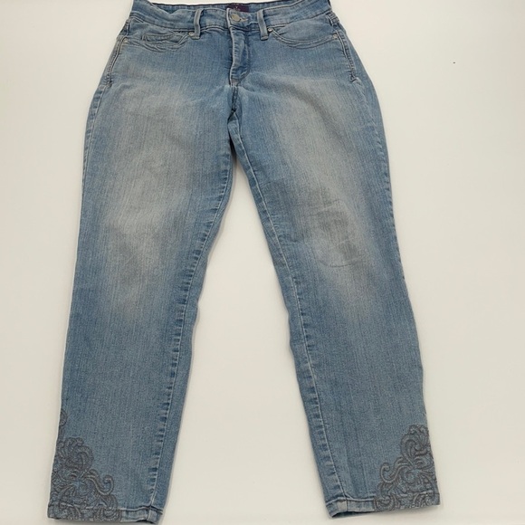 NYDJ Not Your Daughters mom Jeans embroidered - Picture 1 of 11